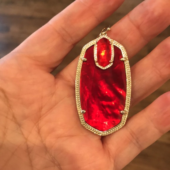 Kendra Scott Emmy Earrings - Picture 10 of 15